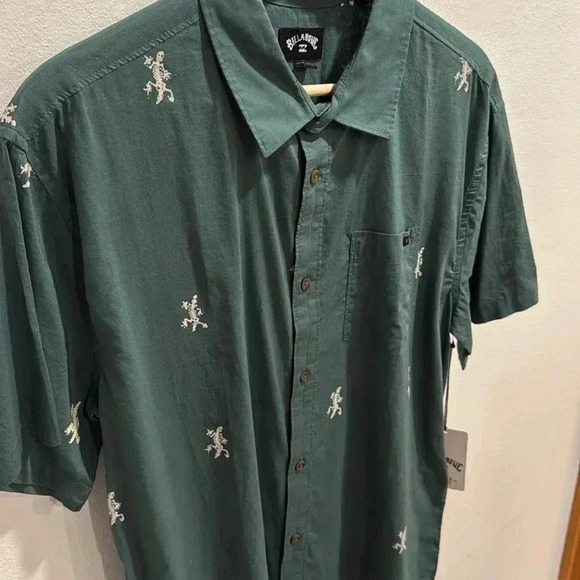 Billabong Sundays Mini Short Sleeve Button Up - Cypress  - Size Small - Picture 4 of 5